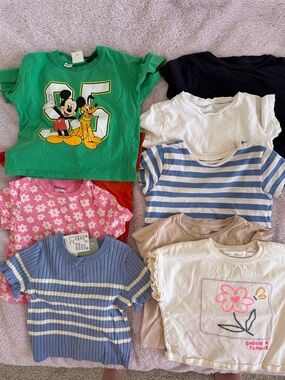 Multiples Green Mickey & Pluto Graphic Tee - Kids Short Sleeve 9 pc